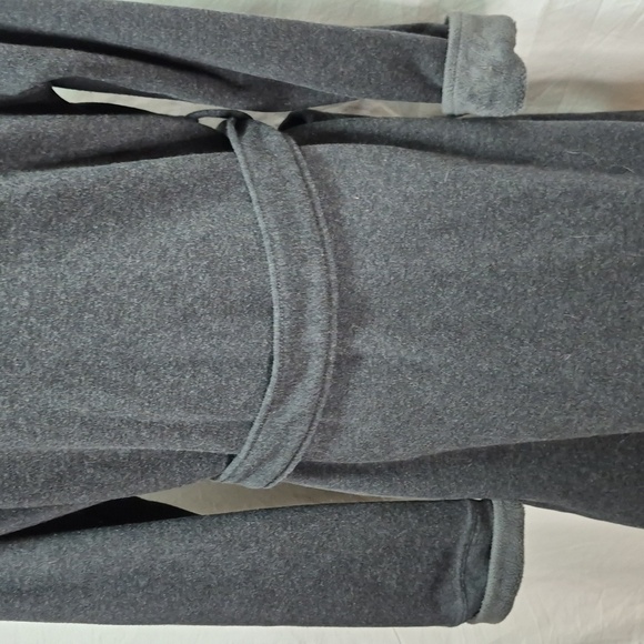 Kirkland Cozy Gray Robe with Belt Sz M VERY VERY SUBSTANTIAL ROBE - Picture 9 of 14